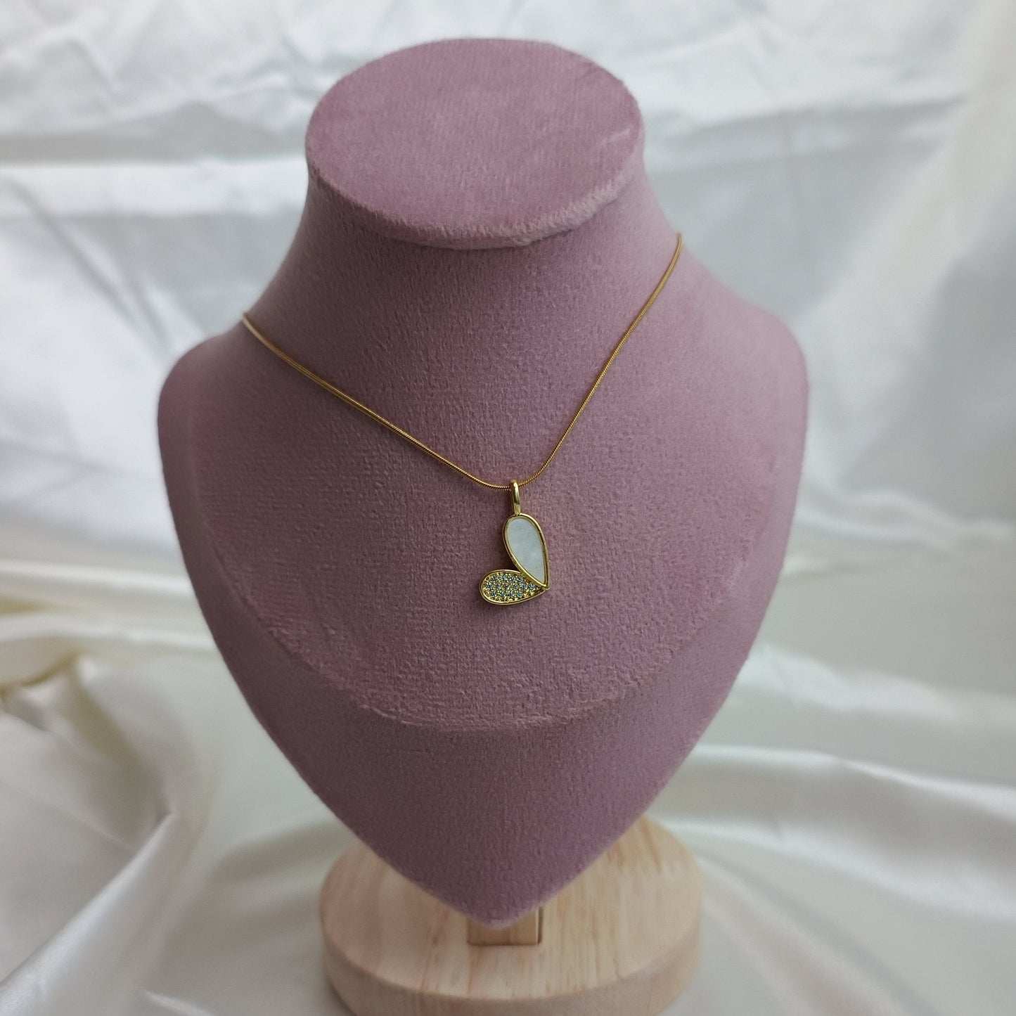 Mixed Feelings Heart necklace