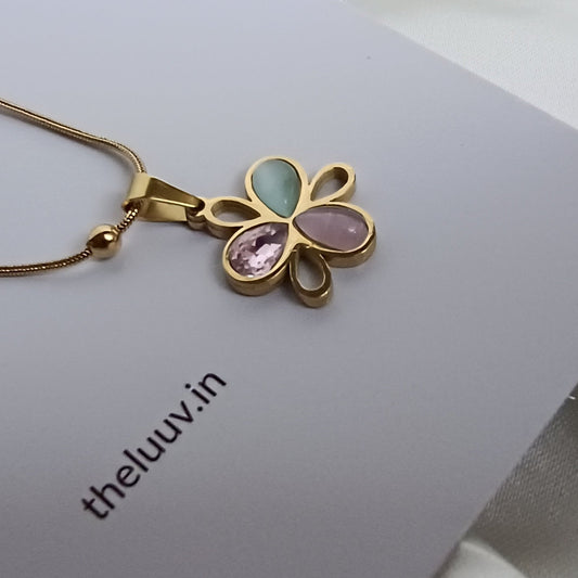 Dainty Flower necklace