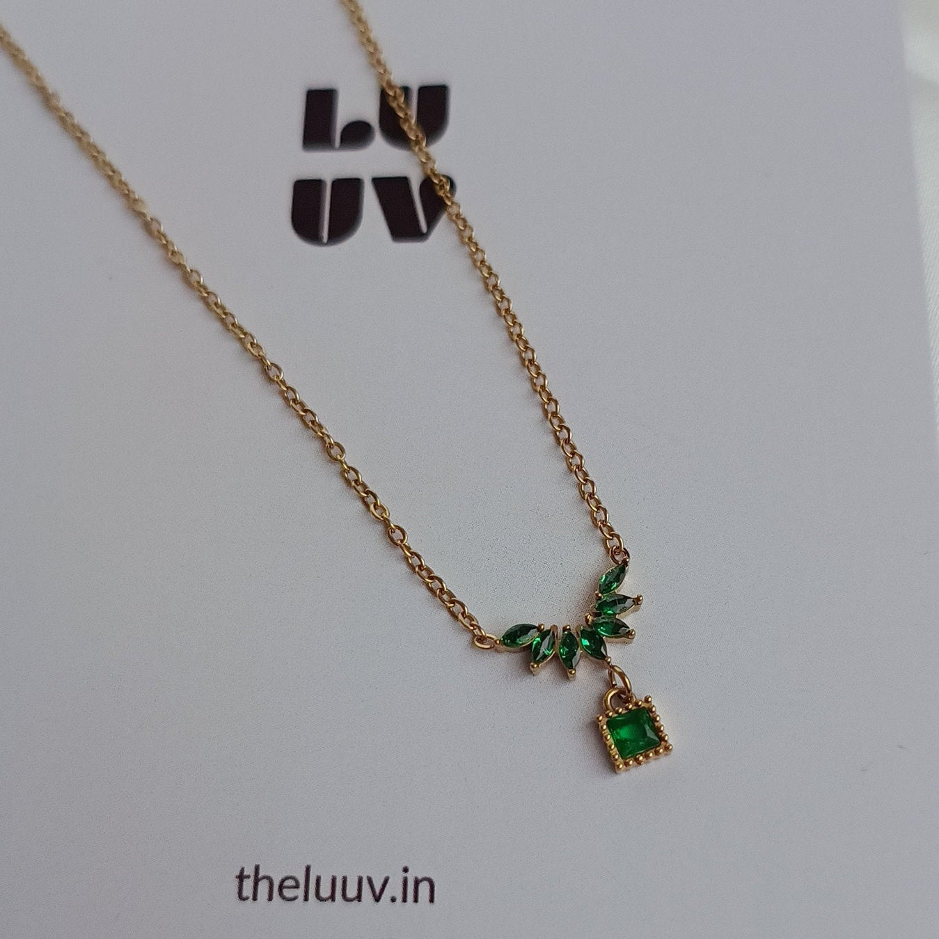 The "It Girl" Essential Necklace