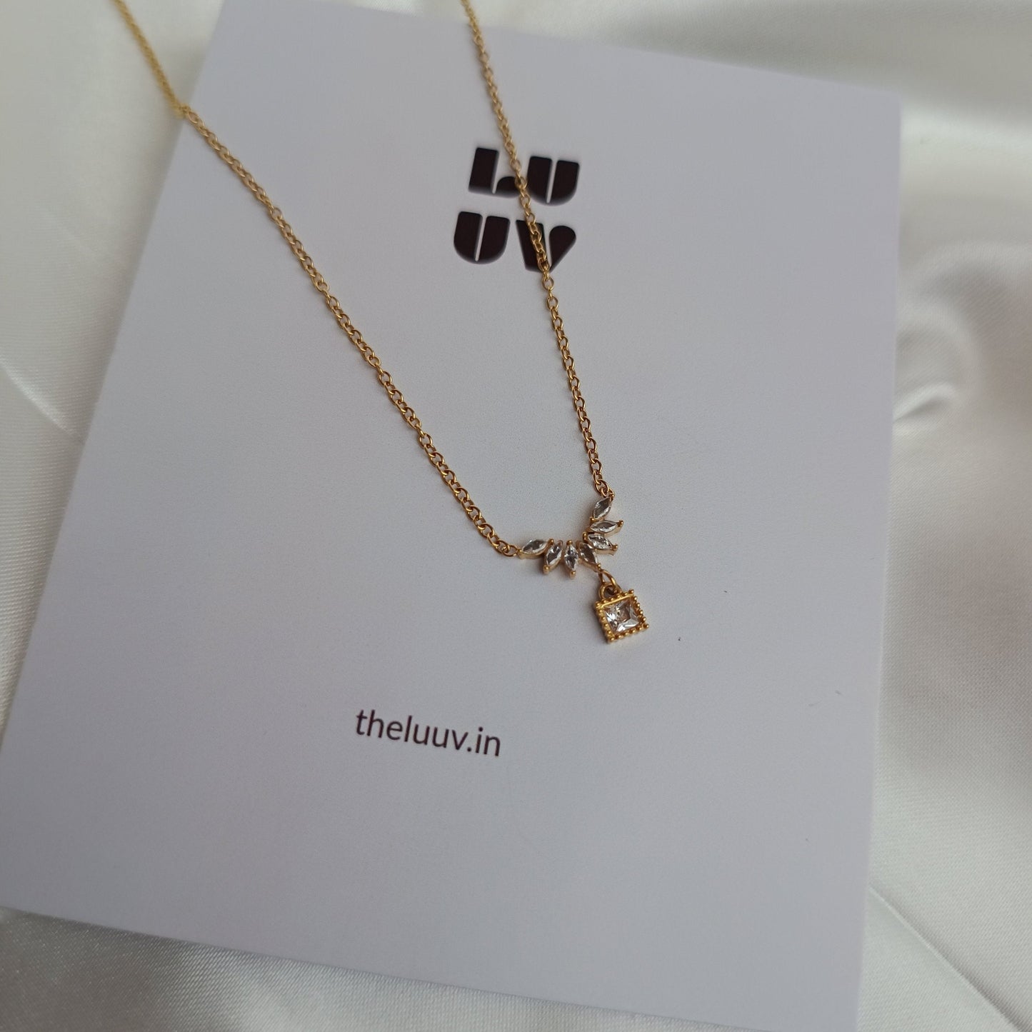 The "It Girl" Essential Necklace