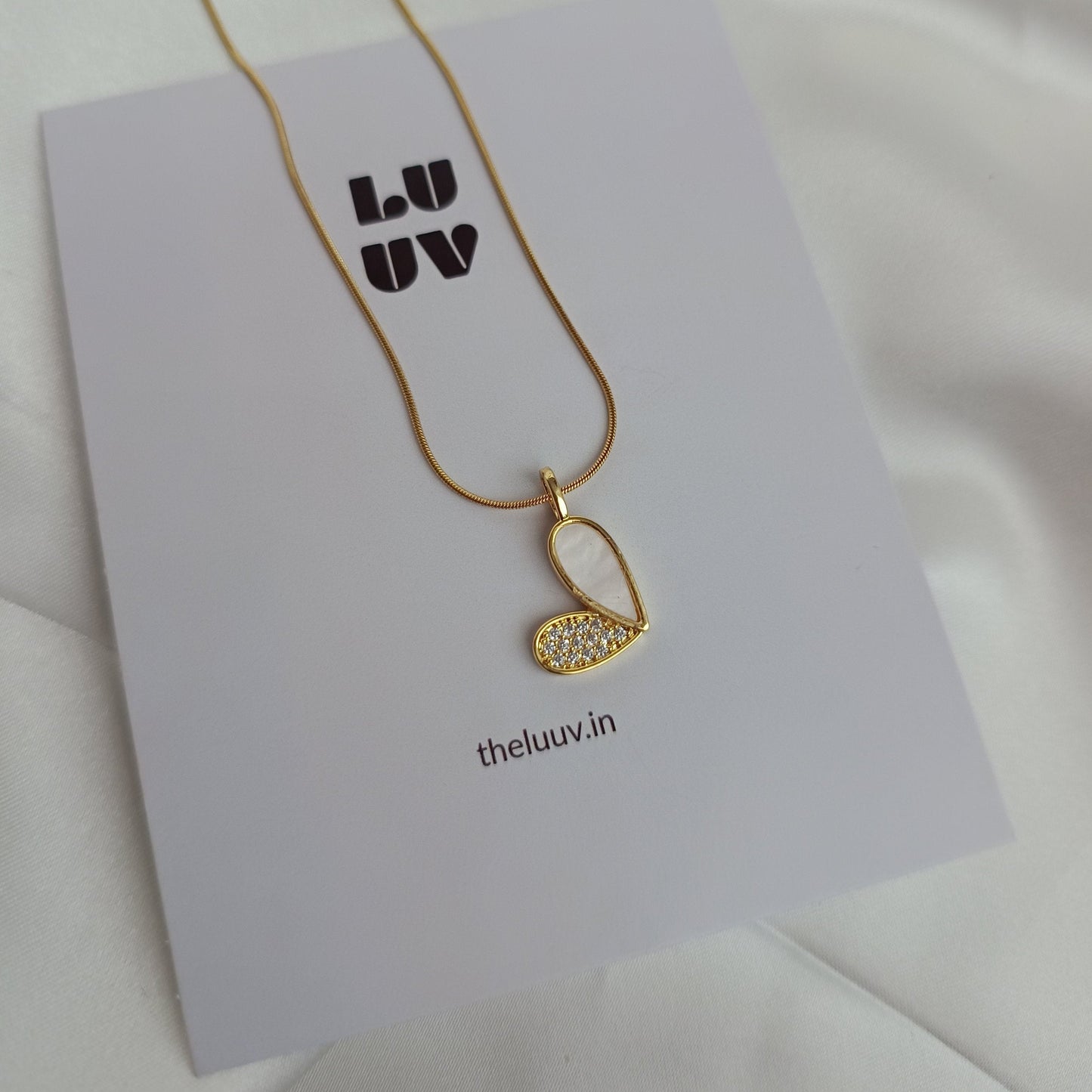 Mixed Feelings Heart necklace