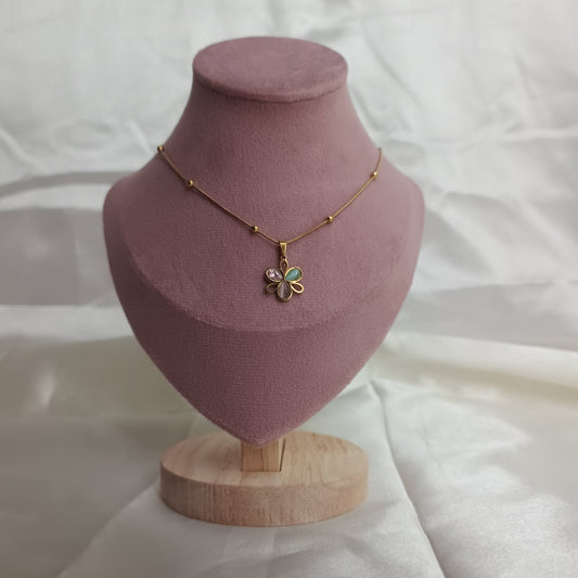 Dainty Flower necklace